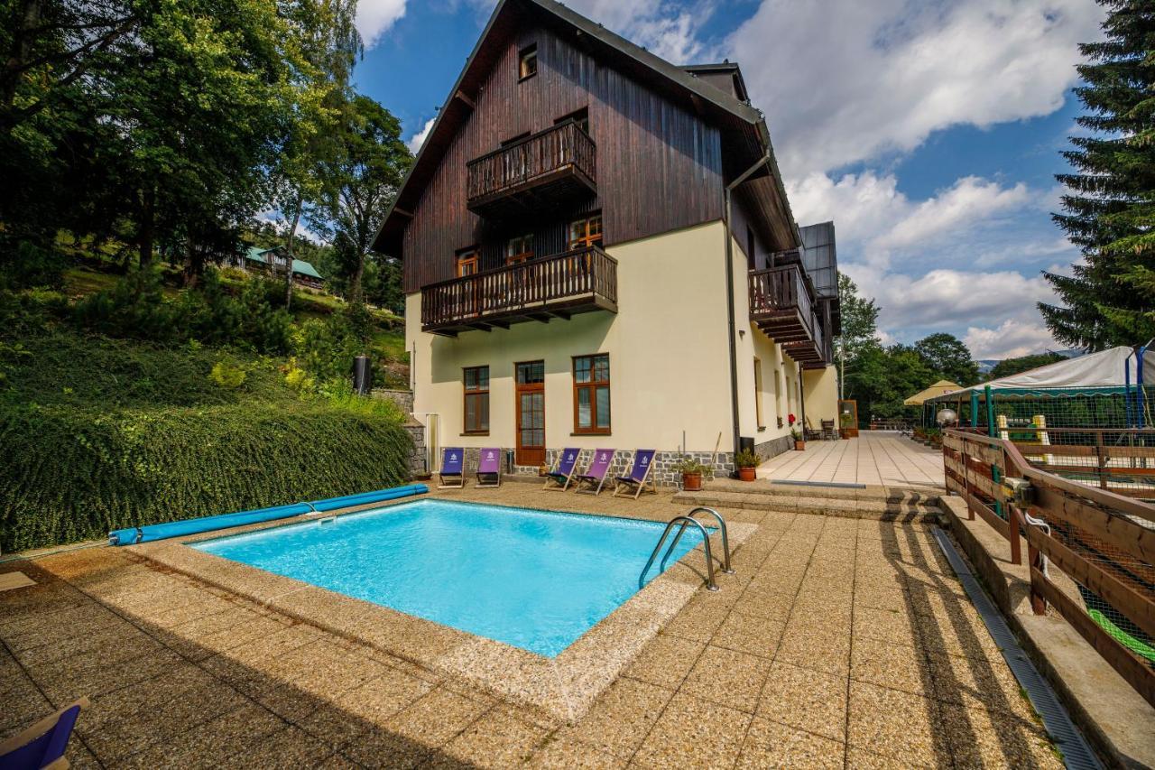 Svycarska Bouda Hotel Špindlerŭv Mlýn Luaran gambar