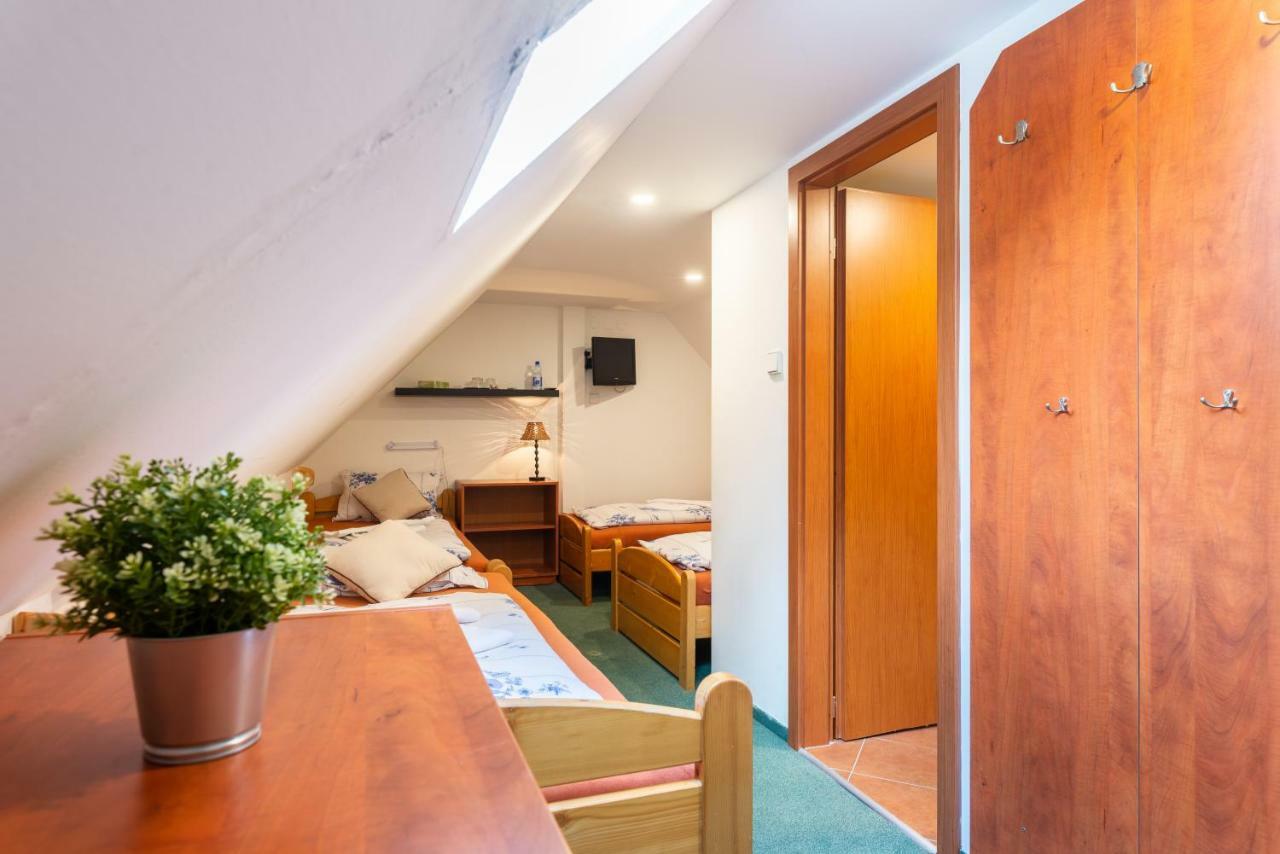 Svycarska Bouda Hotel Špindlerŭv Mlýn Luaran gambar